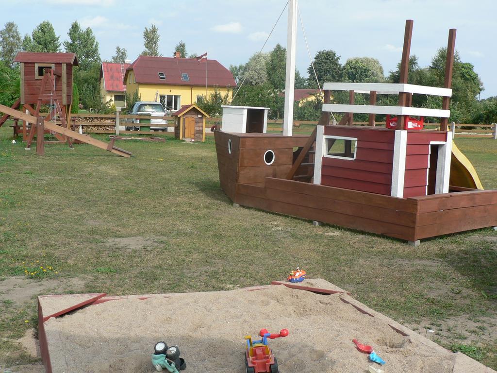 Guest House Podnieki Ventspils Luaran gambar
